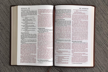 NIV, Thinline Bible, Large Print, Leathersoft, Brown, Red Letter, Comfort Print