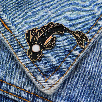 2Pcs coadipress Lovely Fish Brooch Enamel Lapel Brooches Pin Set Cute Cartoon Koi Fish Pins for DIY Backpacks Clothes Bags Jackets Hat Jewelry Accessories Gift - color: Black White